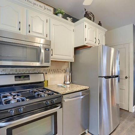 Rare City Home W/ Backyard Fire-Pit & Hottub Lancaster Luaran gambar
