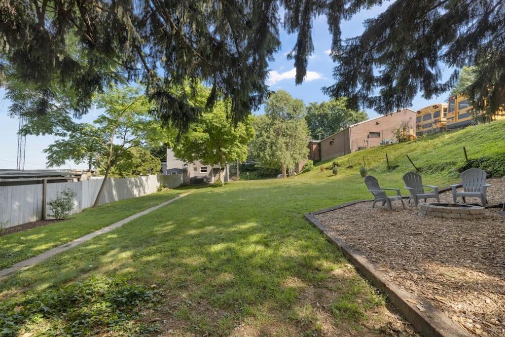 Rare City Home W/ Backyard Fire-Pit & Hottub Lancaster Luaran gambar
